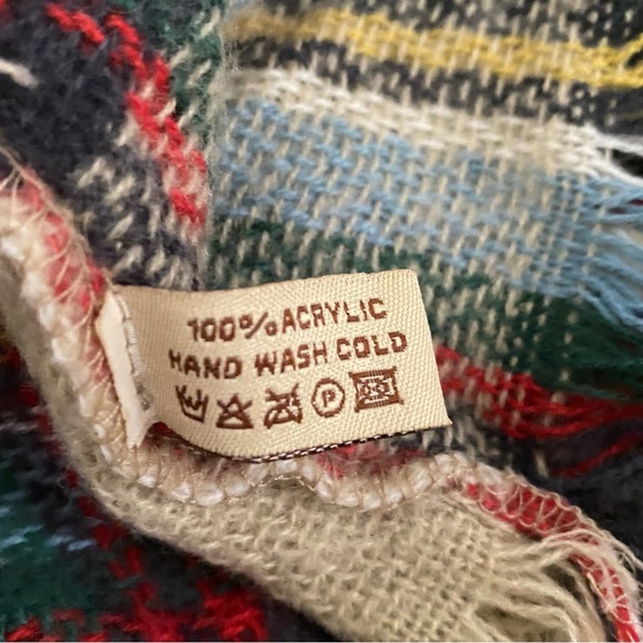 Cozy Plaid Shawl Poncho - Picture 7 of 7